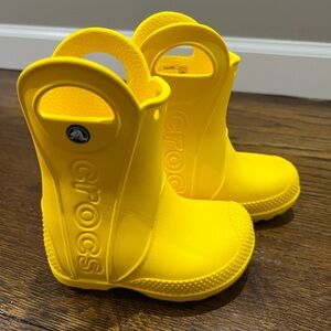 Toddler Crocs Handle It yellow rain boots size 6 excellent condition